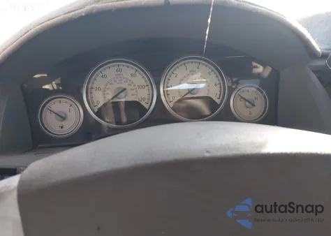 2010 Chrysler Town & Country Touring from USA, damaged, VIN 2A4RR5D15AR337987